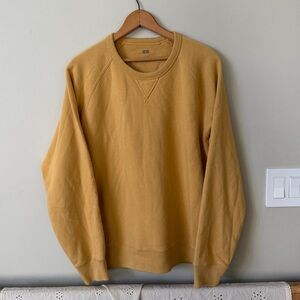 UNIQULO Fleece Raglan Yellow Crewneck Long Sleeve Sweater Sz L | Everyday Layers